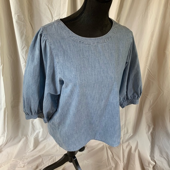 GAP Tops - Chambray poet shirt size small